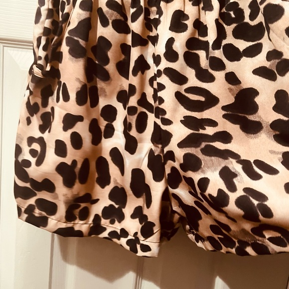 Leopard Print Shorts Romper - Picture 2 of 5